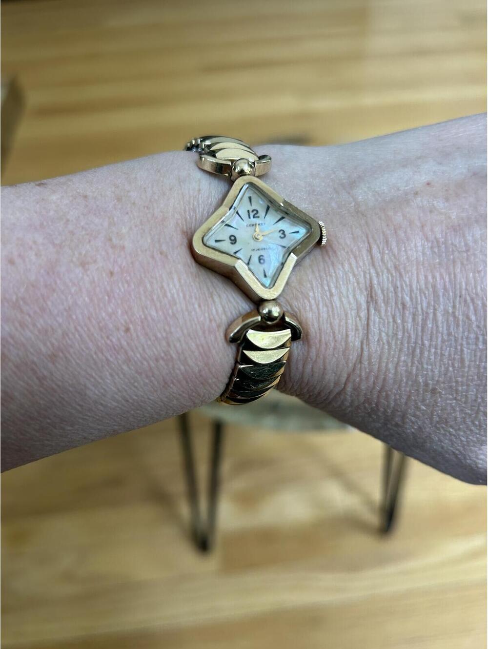 Vintage CORONET Gold-Filled Women's Wristwatch WIND UP MECHANICAL 17 jewels